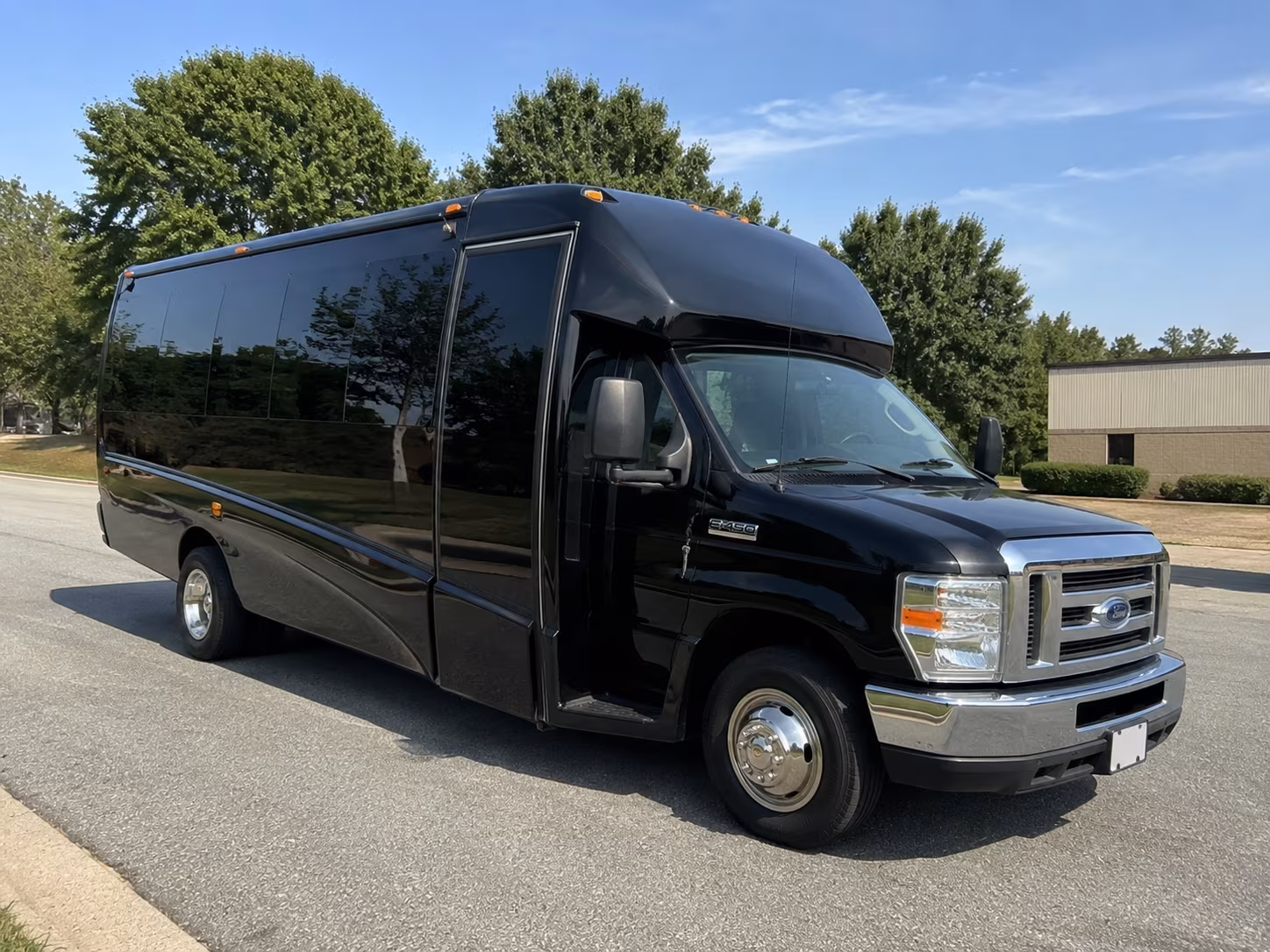 airport transfer buses for southfield corporate groups