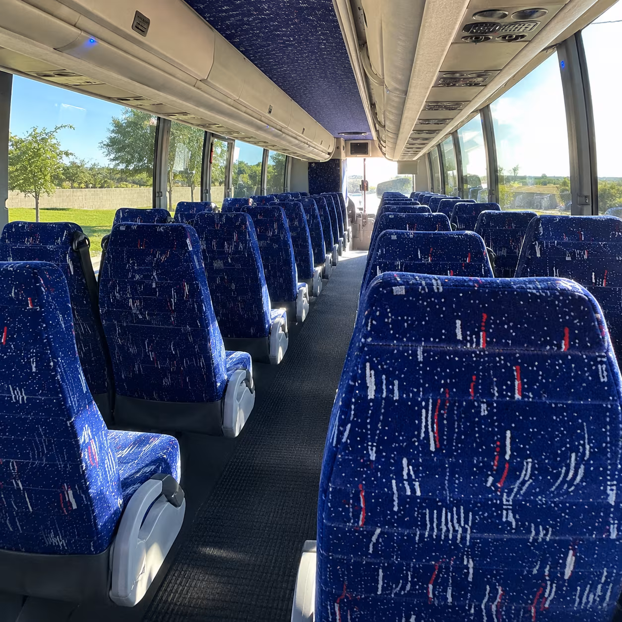charter bus rentals for southfield employers heading to detroit metro airport