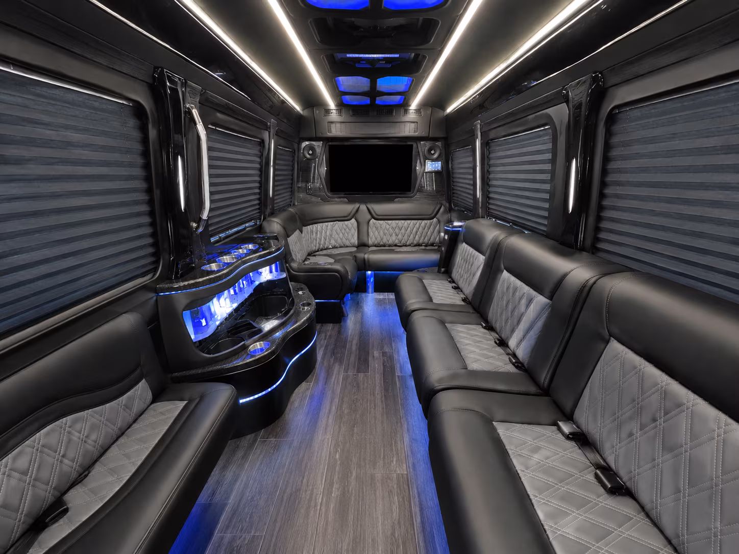 southfield 20 passenger party bus
