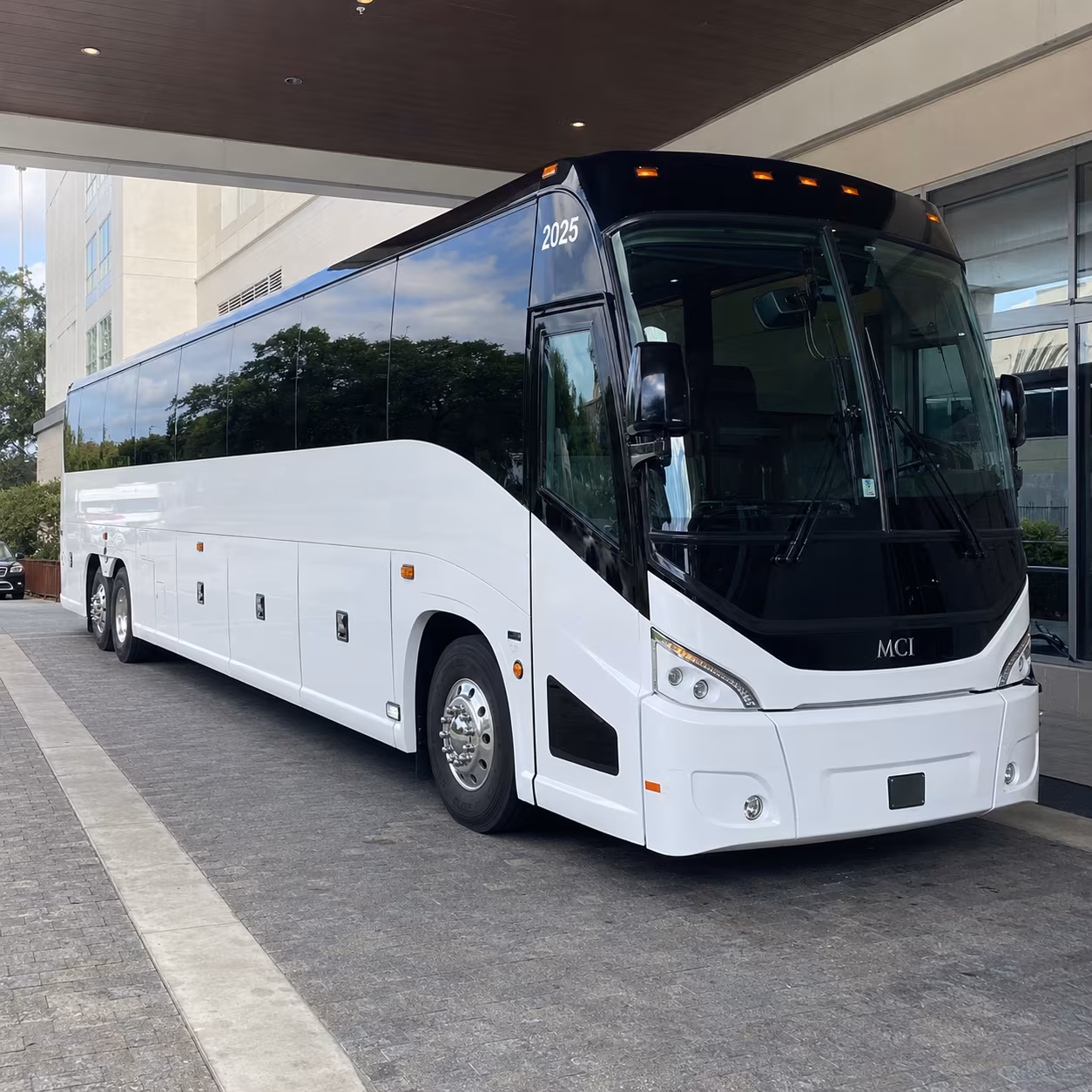 southfield 56 passenger charter bus